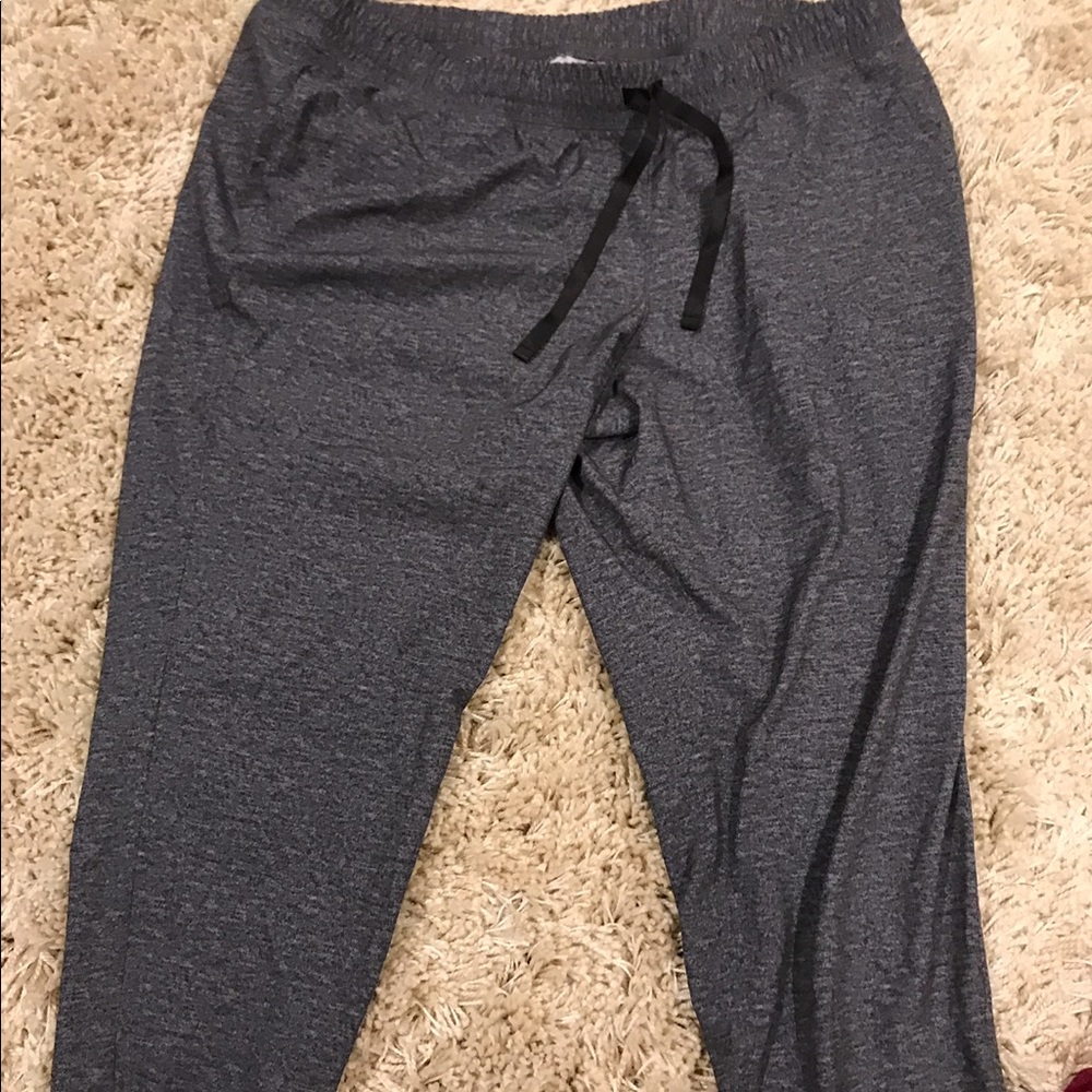 Grey ‘Go-Dry’ old navy capris